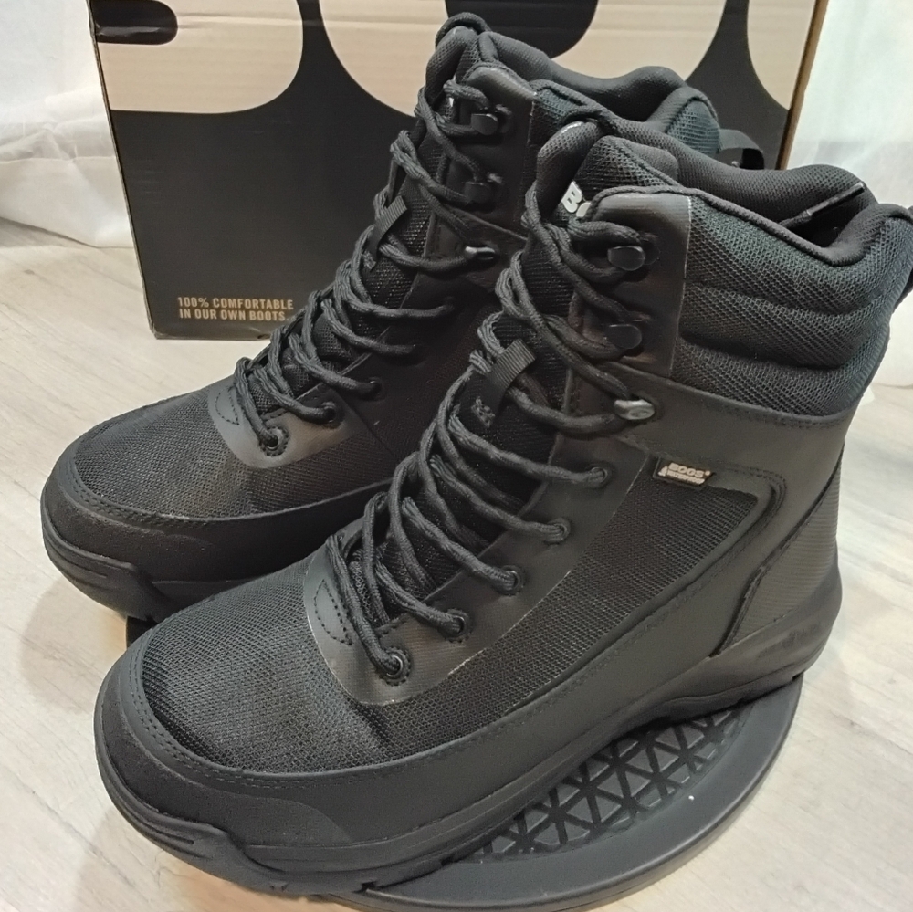 NEW Men's Bogs Glacial Grip Shale Black Tactical Hiking Boot Waterproof SIZE 9.5